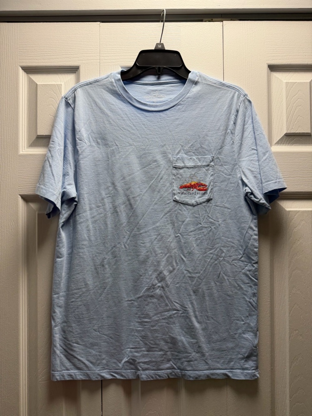 Vineyard Vines Men’s Pale Blue Pocket Tee with Lobster